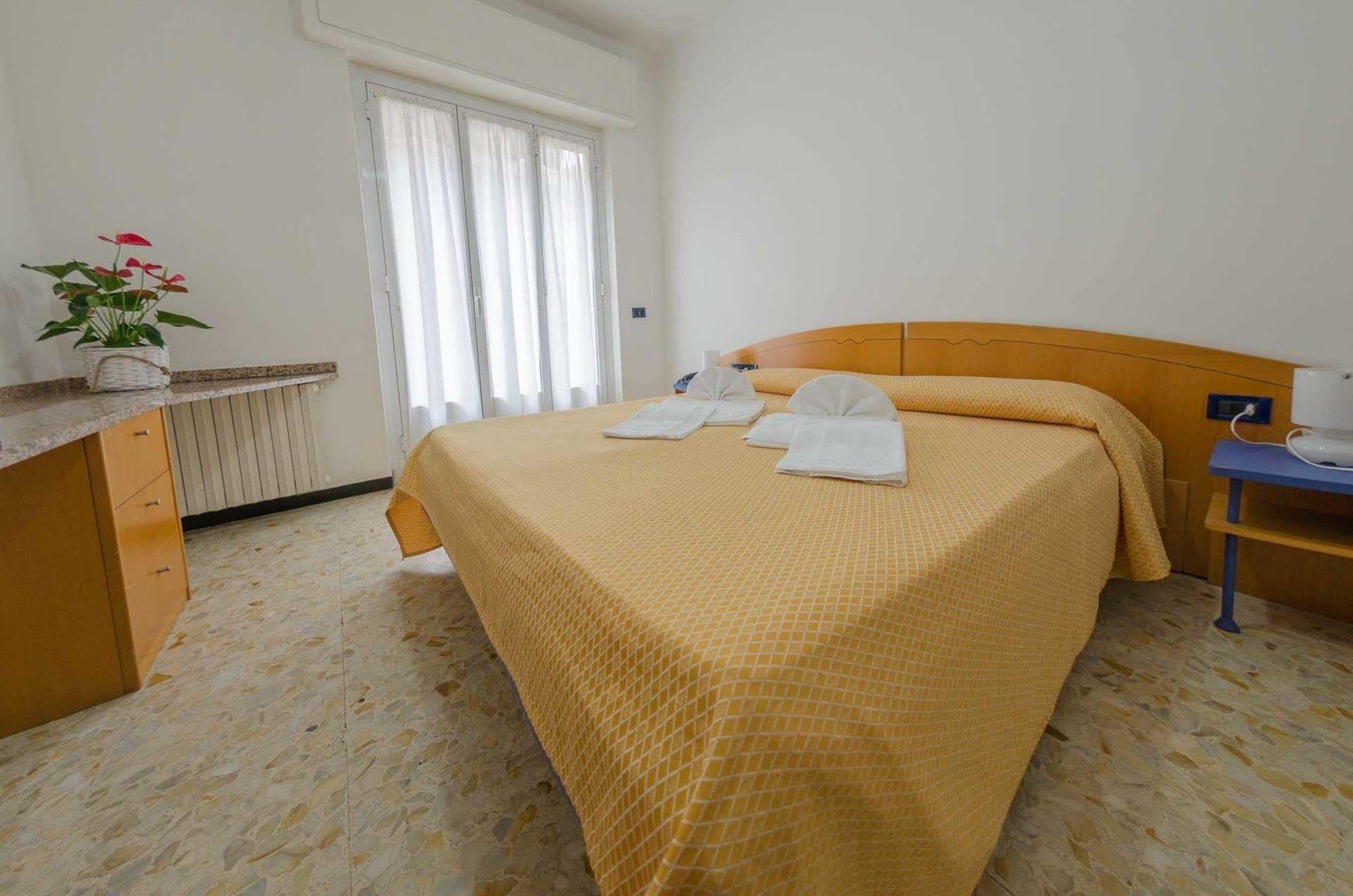 Aparthotel Residenza Adelaide Finale Ligure Exterior foto